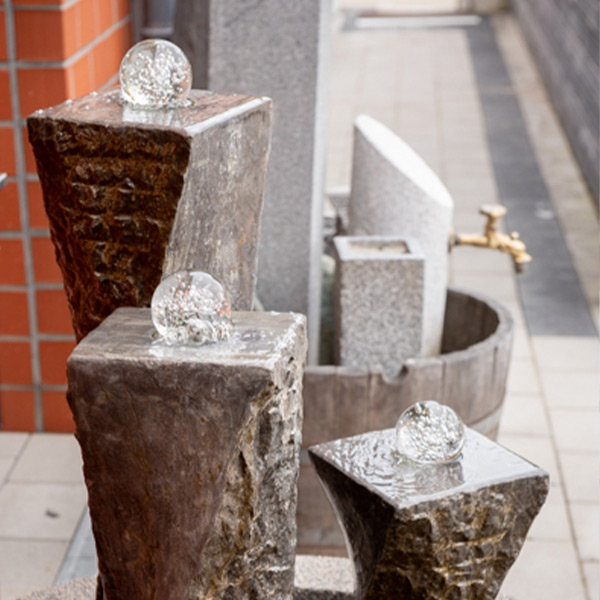 verschiedene Wasserspiele